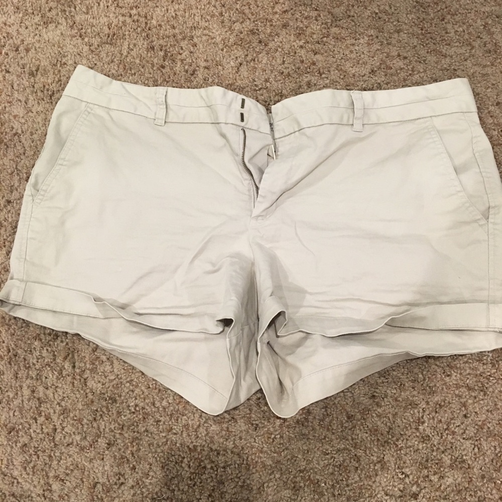 Khakis by GAP beige 3” seam